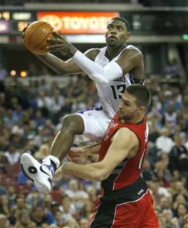 Evans contribuye a remontada de Sacramento sobre Toronto