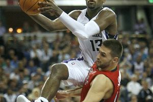 Evans contribuye a remontada de Sacramento sobre Toronto