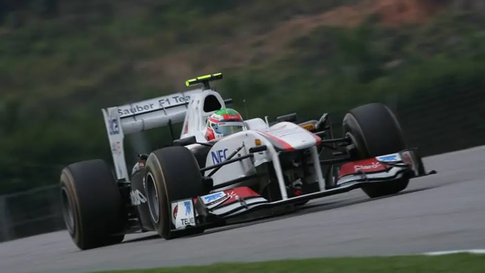 Checo Pérez finaliza doceavo en la tercera práctica de Malasia