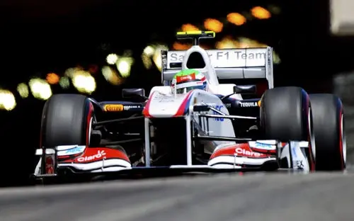 Checo termina décimo en Singapur y cumple su promesa