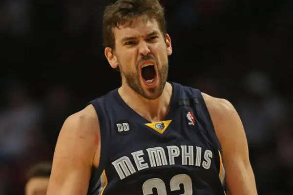 Con una gran actuación de Gasol, Memphis venció a Filadelfia