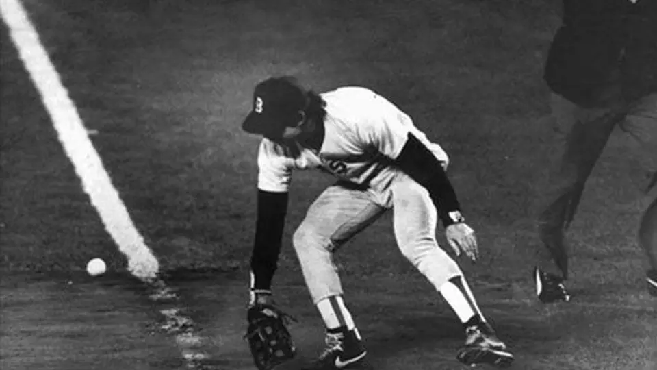 Subastarán la pelota que se le escapó a Buckner