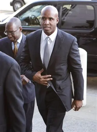 Retiran un cargo en acusación contra Barry Bonds