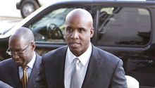 Retiran un cargo en acusación contra Barry Bonds