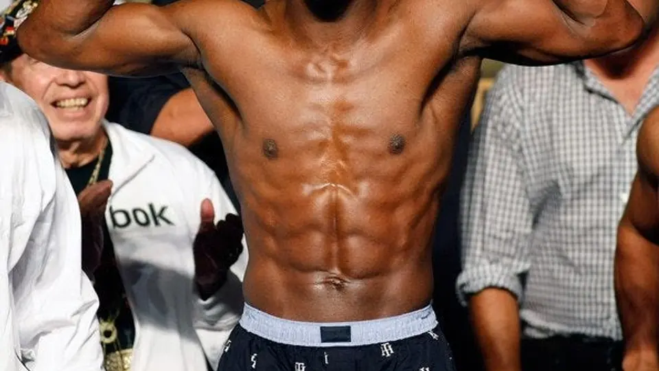 Mayweather Jr. anuncia pelea con Víctor Ortiz