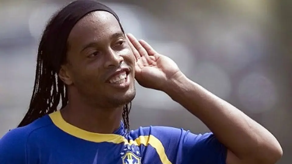 Ronaldinho agradece al Atlético Mineiro su retorno a la Canarinha