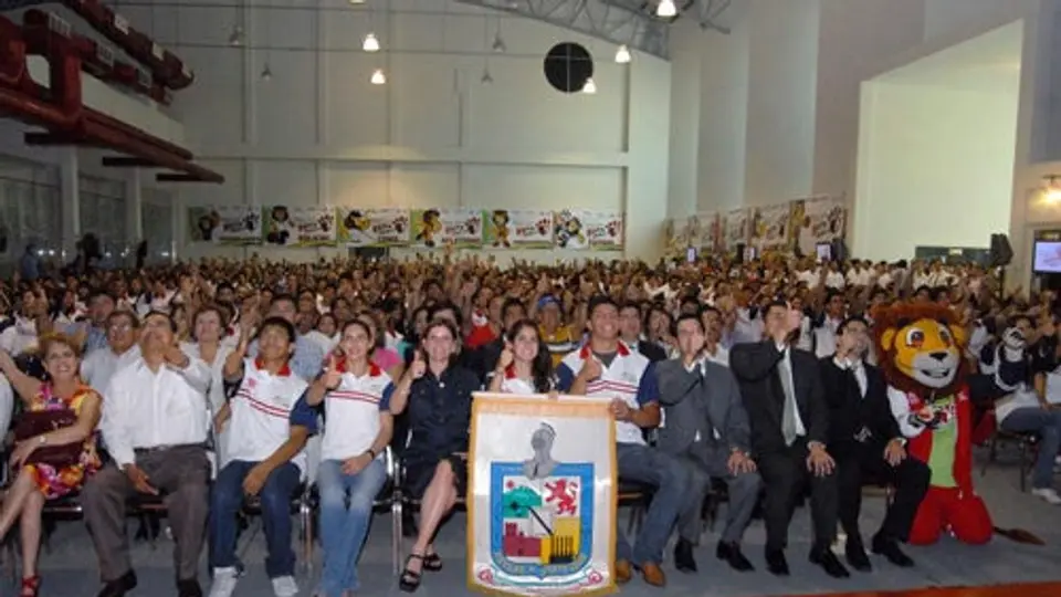 Abanderan a representantes de Nuevo León en la Olimpiada Nacional