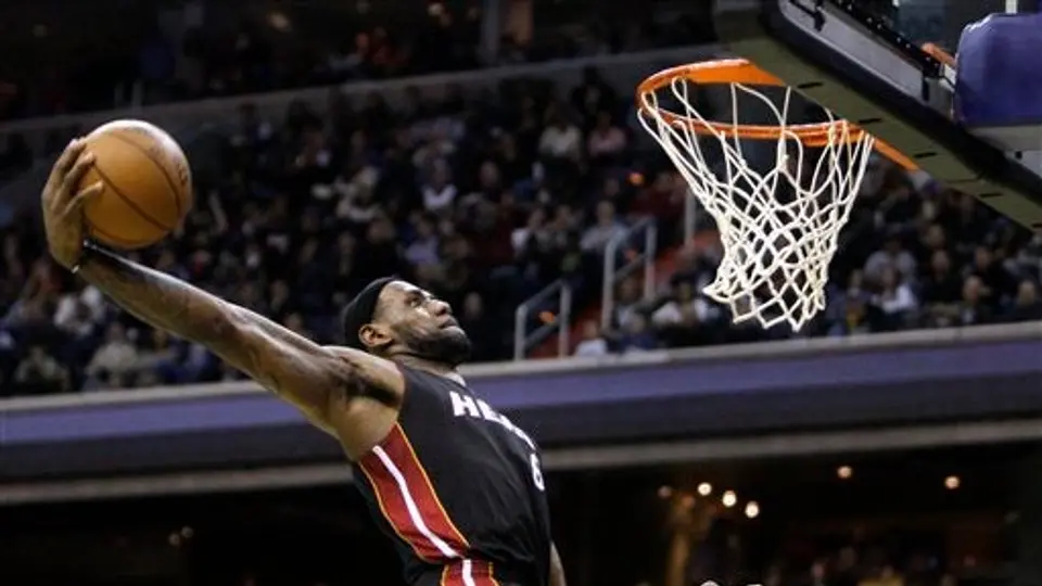 James guía victoria dramática de Miami 95-94 ante Wizards