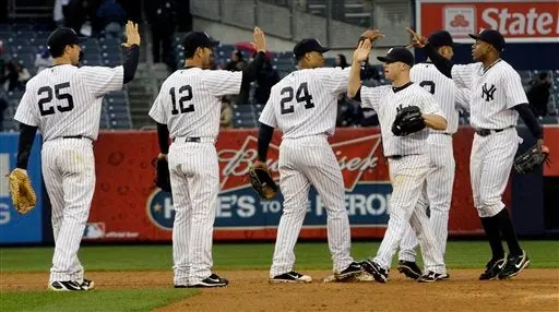 Yanquis vence a Rangers 5- 2 en tarde helada