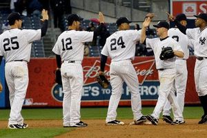 Yanquis vence a Rangers 5- 2 en tarde helada