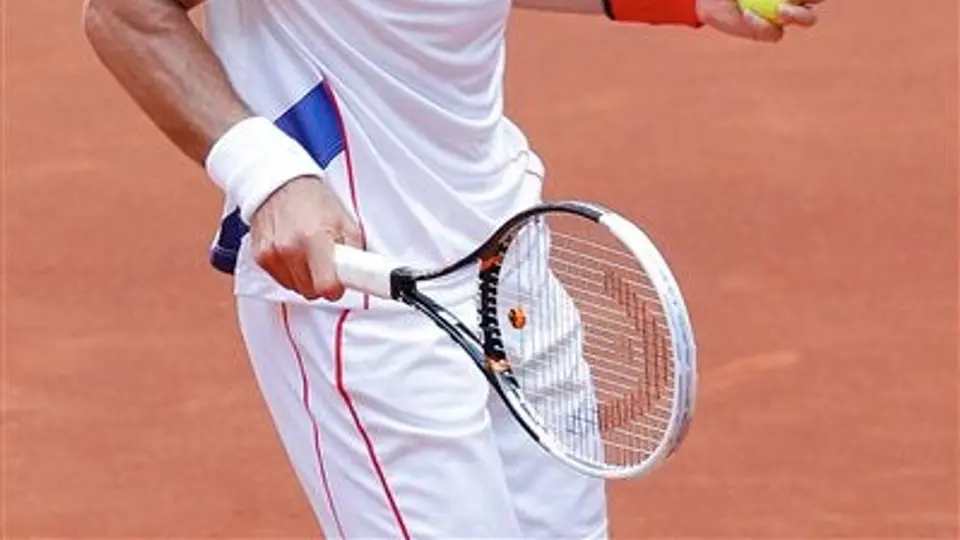 Djokovic iguala récord de Lendl y avanza en Madrid