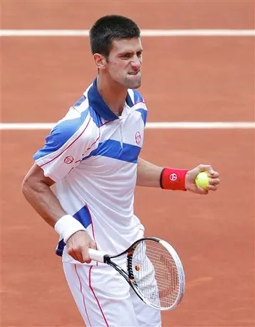 Djokovic iguala récord de Lendl y avanza en Madrid