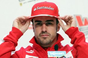 'No tendría problemas en formar equipo con Vettel': Alonso