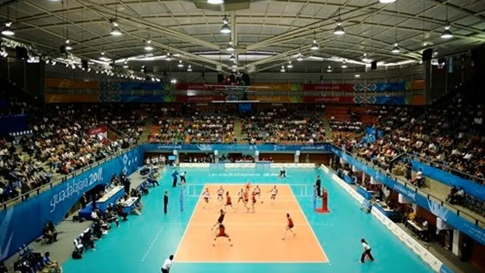 Cuba se impone a Canadá en el inicio de voleibol femenil