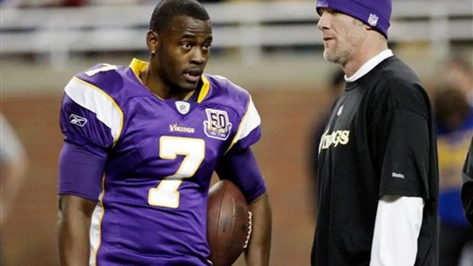 Vikingos esperan regreso de Favre en la campaña