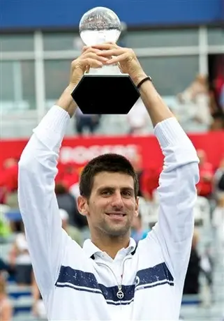 Djokovic, con paso demoledor en la ATP