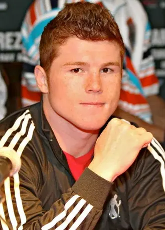 Canelo Álvarez podría pelear en el estadio de los Vaqueros