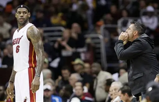 LeBron James, fuertemente abucheado e insultado en Cleveland
