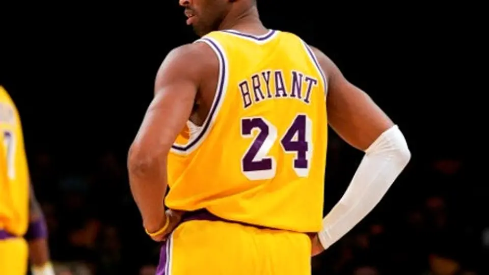 Kobe Bryant negociará con el Besiktas turco