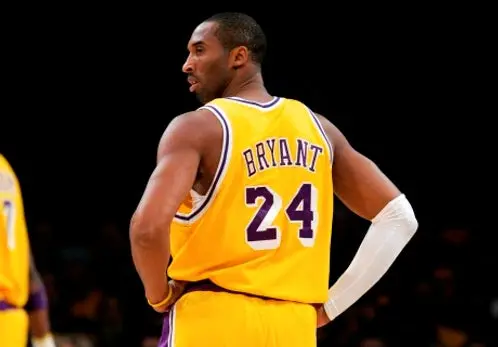 Kobe Bryant negociará con el Besiktas turco