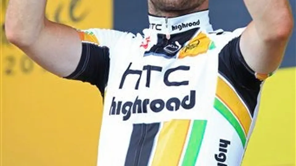 Cavendish gana accidentada quinta etapa del Tour