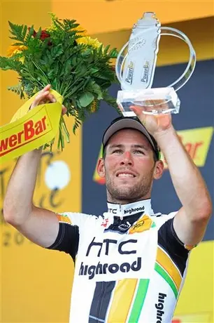 Cavendish gana accidentada quinta etapa del Tour