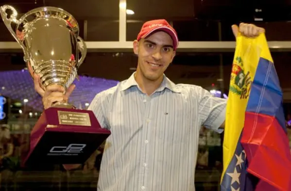 Pastor Maldonado es confirmado como piloto de Williams