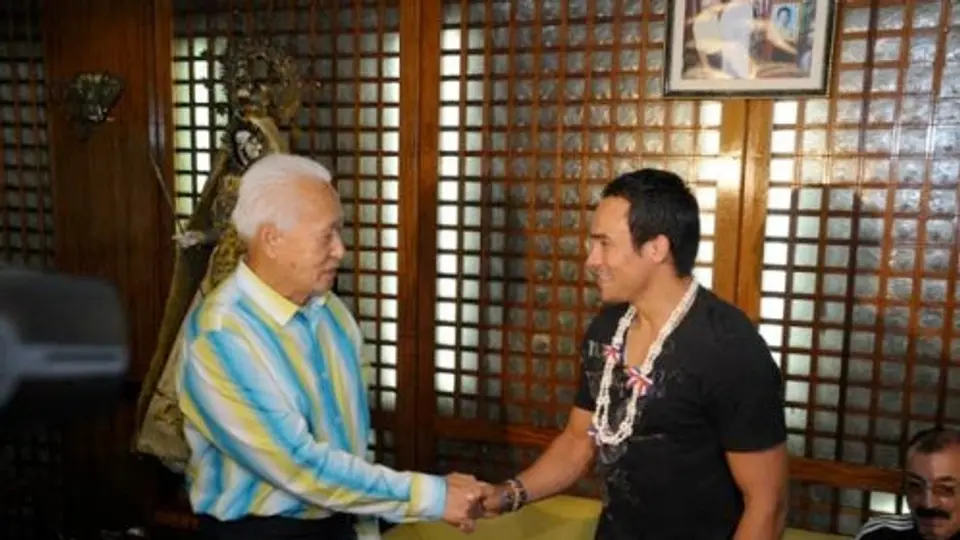 Dinamita' Márquez recibió las Llaves de Manila