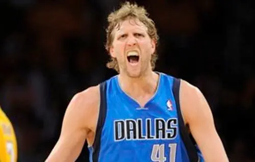 Dallas derrota 96-94 a Los Ángeles