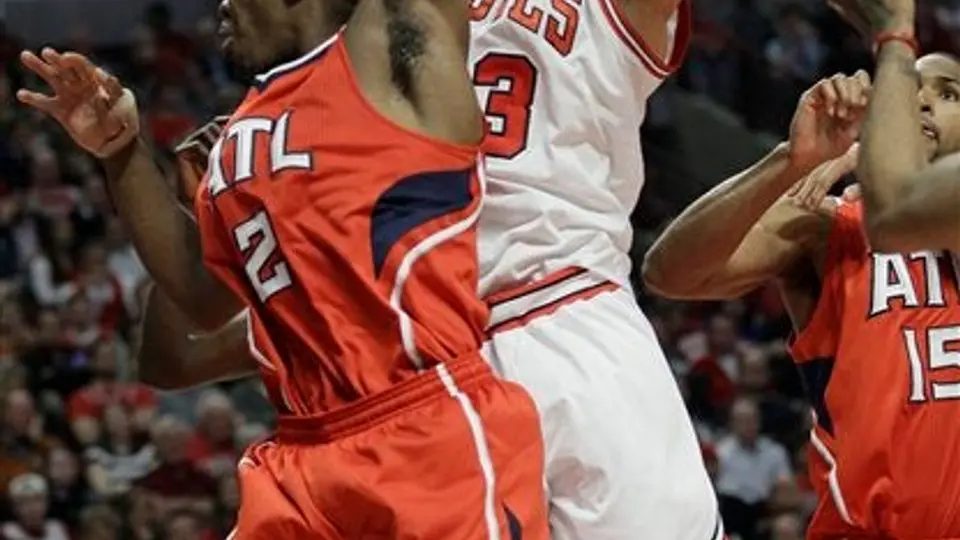 Chicago empata la serie al vencer 86-72 a Atlanta