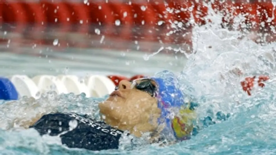 México califica a dos finales femeniles en natación