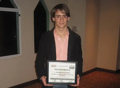Esteban Gutiérrez recibe reconocimiento