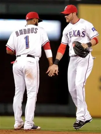 Rangers vence 3-2 a Tigres y toma ventaja en la Americana