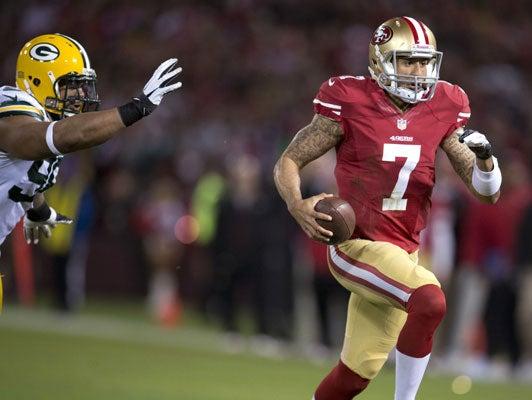 Kaepernick se convirtió en un verdadero líder de la ofensiva de los 49ers  | AP