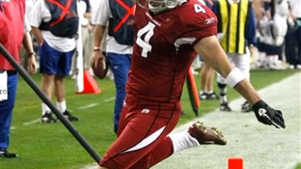 Feely anota TD; Arizona arrolla 43-13 a Broncos