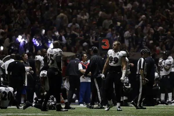 Investigan apagón durante el Super Bowl