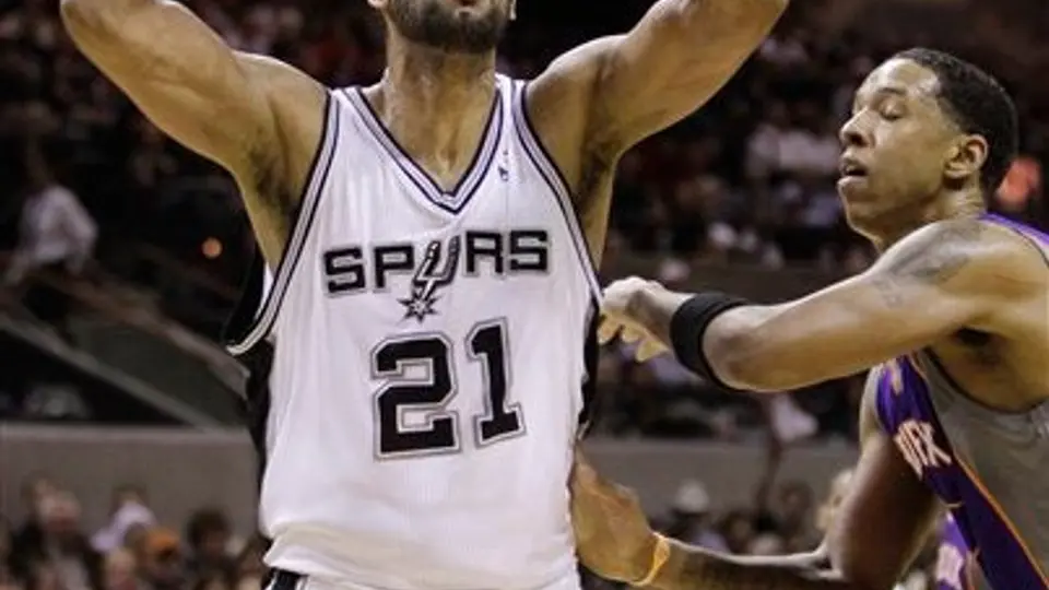 San Antonio gana noveno al hilo tras vencer 118-110 a Phoenix