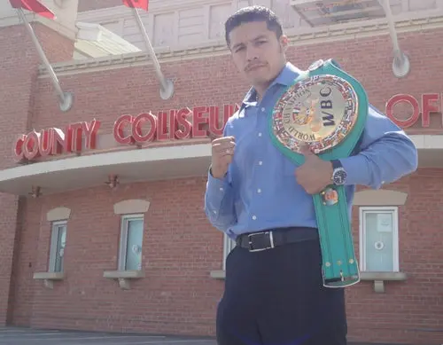 Defendería cetro Jhonny vs Rojas en diciembre