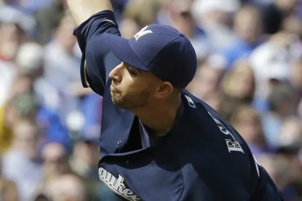 Marco Estrada logra su primera victoria de la temporada