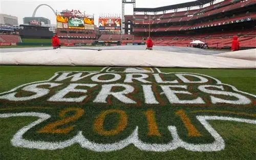 Sexto partido de Serie Mundial suspendido