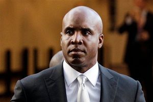 Fiscales retiran cargos restantes contra Barry Bonds