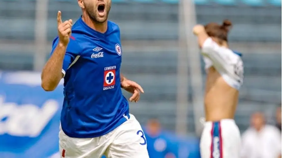 Cruz Azul sufre pero vence 2-1 al Atlante