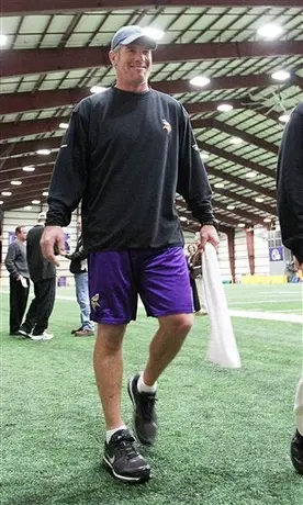 Brett Favre podría perder racha de juegos consecutivos