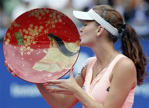 Radwanska se corona en el torneo de Tokio