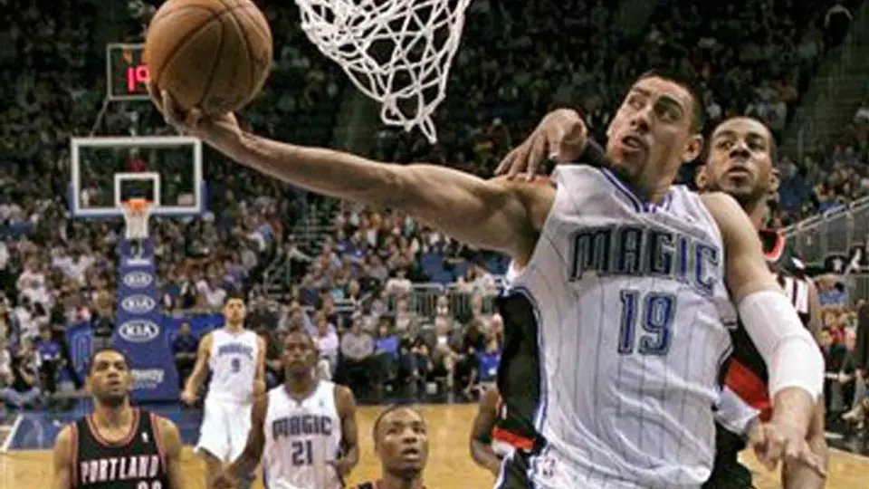 Ayón brilla en el triunfo de Orlando sobre Portland