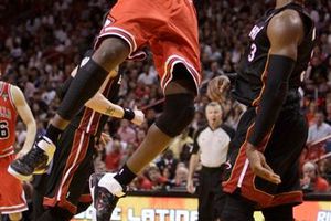 Rose y Deng encabezan a los Bulls en triunfo ante el Heat 87-86