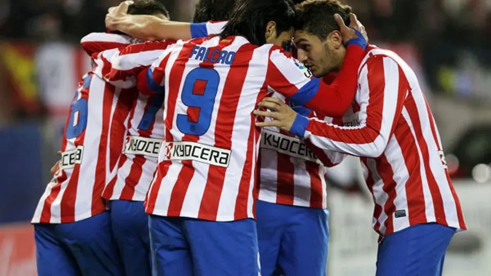 Atlético se pone a ocho puntos del Barcelona