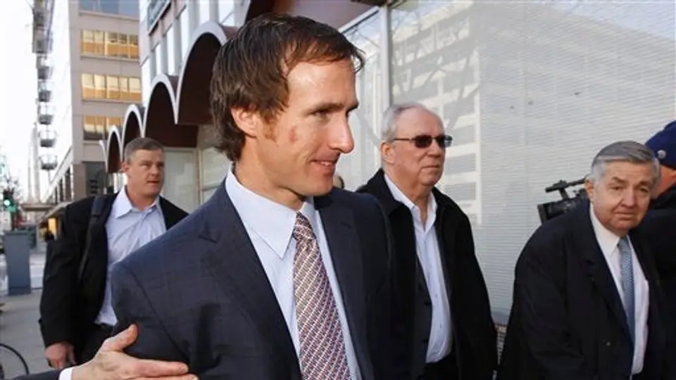 Drew Brees y 10 dueños de equipos acuden a medicación