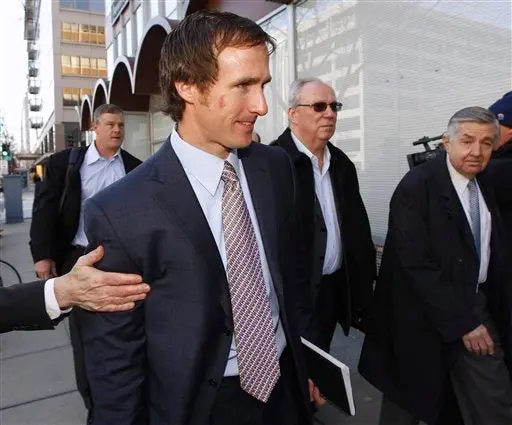 Drew Brees y 10 dueños de equipos acuden a medicación