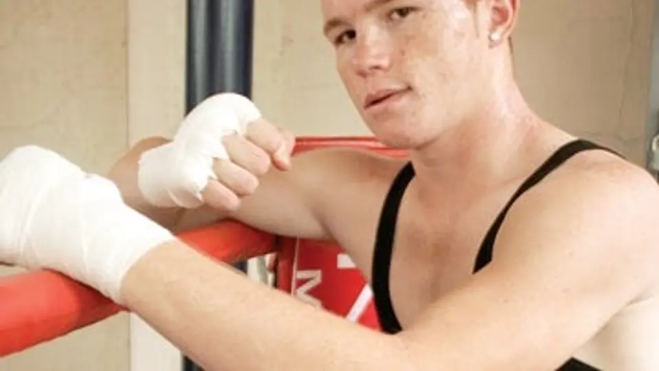 Canelo' optaría ir por el título Welter de la AMB ante Senchenko